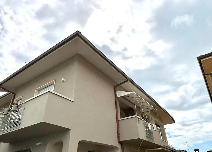 Апартаменти Dc Tdl В'яреджо